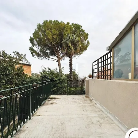 La Finestra Sul Borgo Apartment